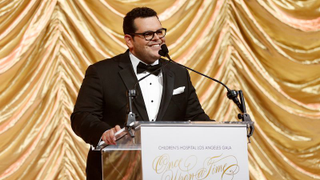 Josh Gad hops aboard <i>Murder On The Orient Express</i>